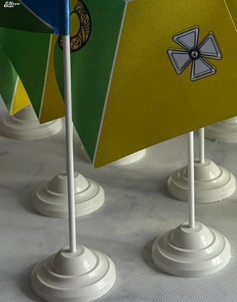 Прапорці брендовані настільні 50 шт Прапорці брендовані настільні фото