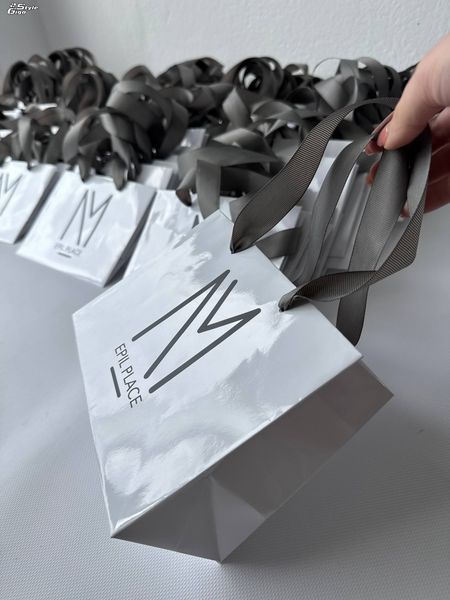 Картонні пакети ПРЕМІУМ / білі брендовані (20х15х9 см) 20 шт Картонні пакети ПРЕМІУМ / брендовані (20х15х9 см) фото